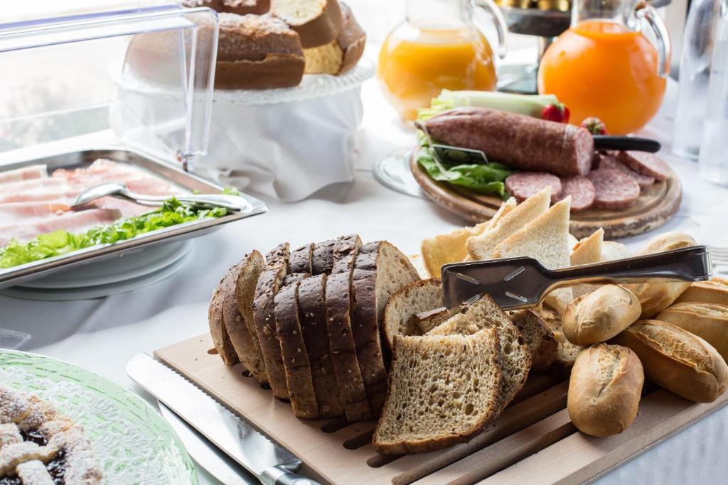 I Calanchi Country Y Restaurante Hotel 4*