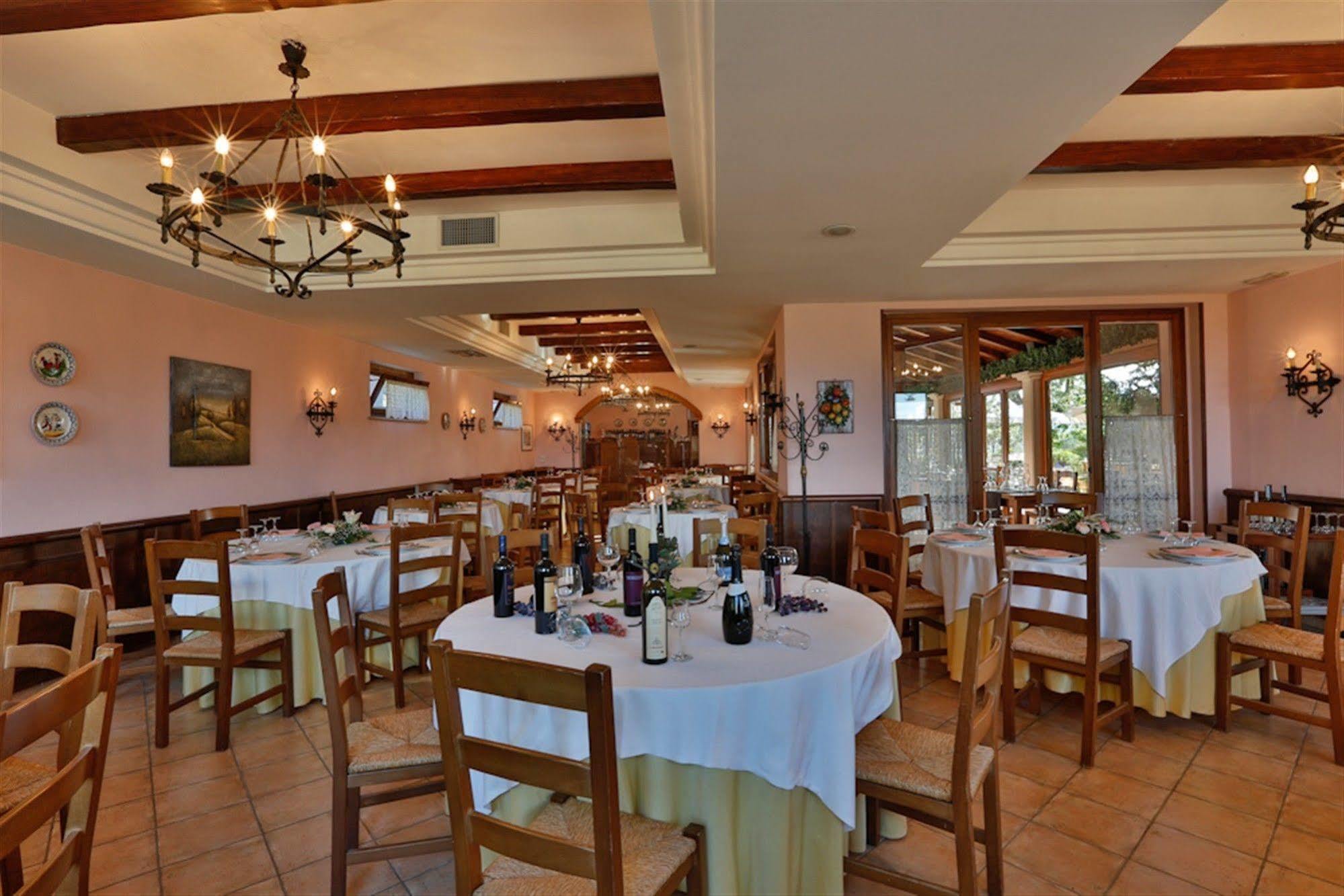 I Calanchi Country Y Restaurante Ripatransone