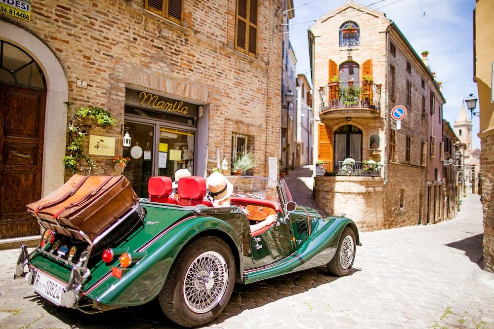 Country & I Calanchi Hotel 4*